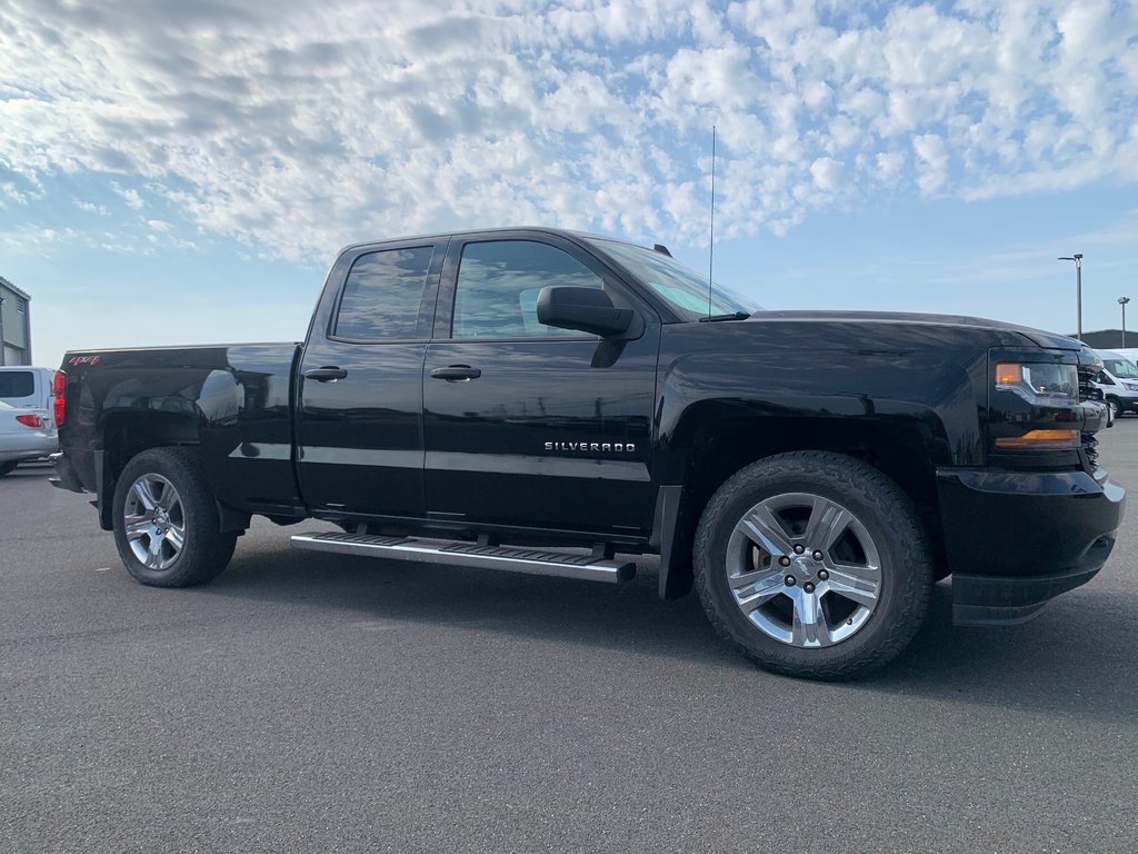 Chevrolet Silverado 1500 LD Custom 2019 à Matane, Québec - 5 - w1024h768px