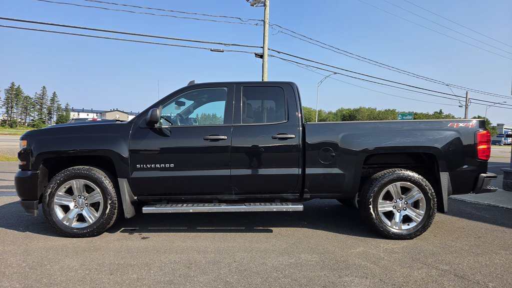 Chevrolet Silverado 1500 LD Custom 2019 à Matane, Québec - 10 - w1024h768px