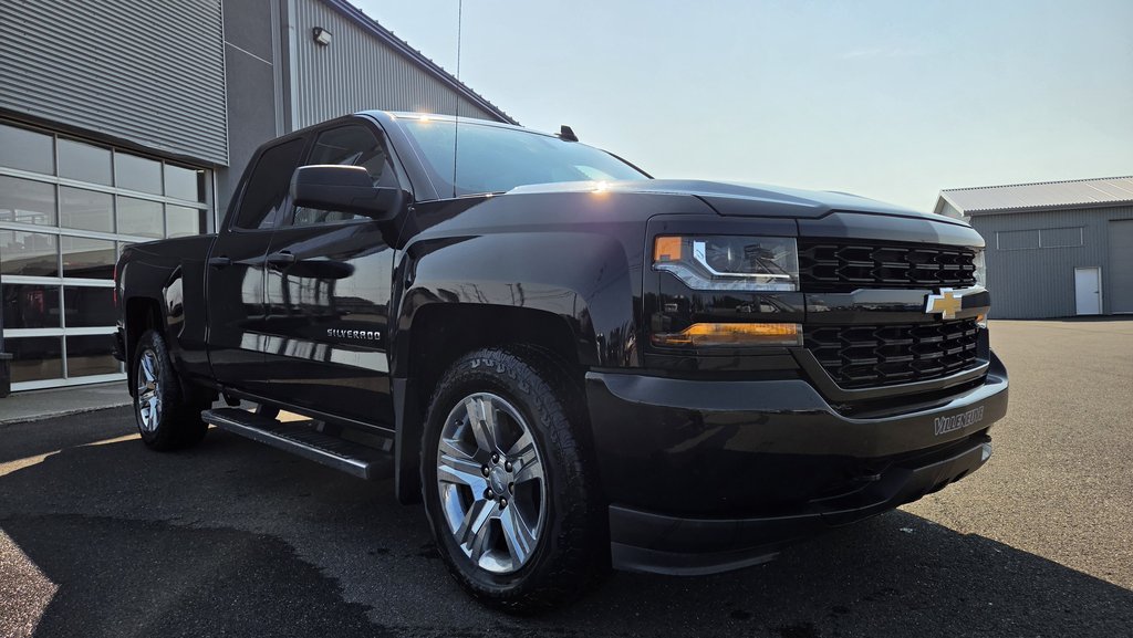 Chevrolet Silverado 1500 LD Custom 2019 à Matane, Québec - 3 - w1024h768px