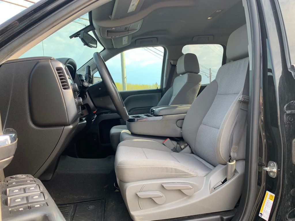 Chevrolet Silverado 1500 LD Custom 2019 à Matane, Québec - 11 - w1024h768px