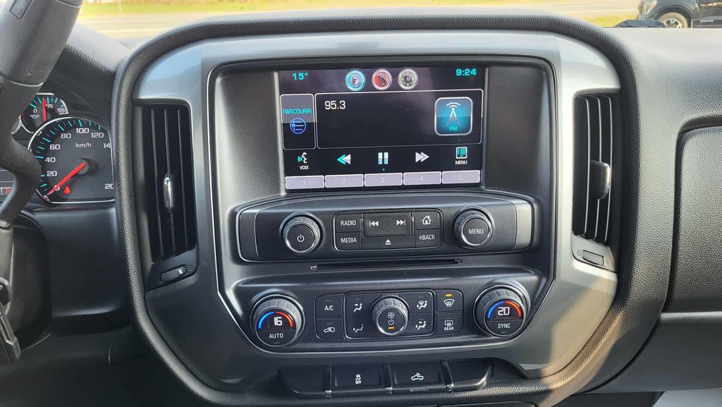 2015 Chevrolet Silverado 1500 LT in Matane, Quebec - 13 - w1024h768px