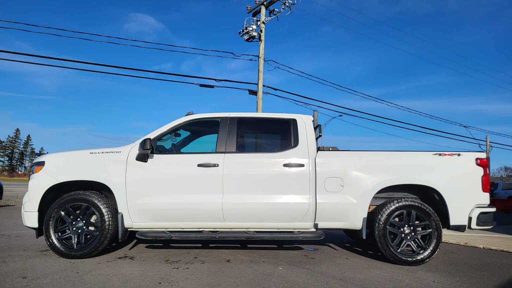 2023 Chevrolet Silverado 1500 Custom in Matane, Quebec - 8 - w1024h768px