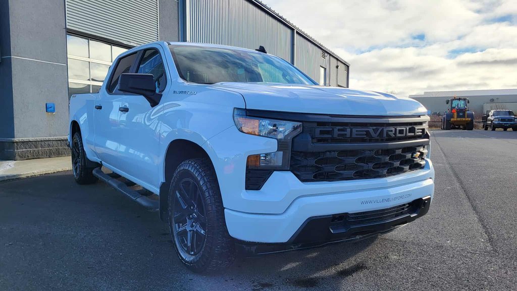2023 Chevrolet Silverado 1500 Custom in Matane, Quebec - 3 - w1024h768px