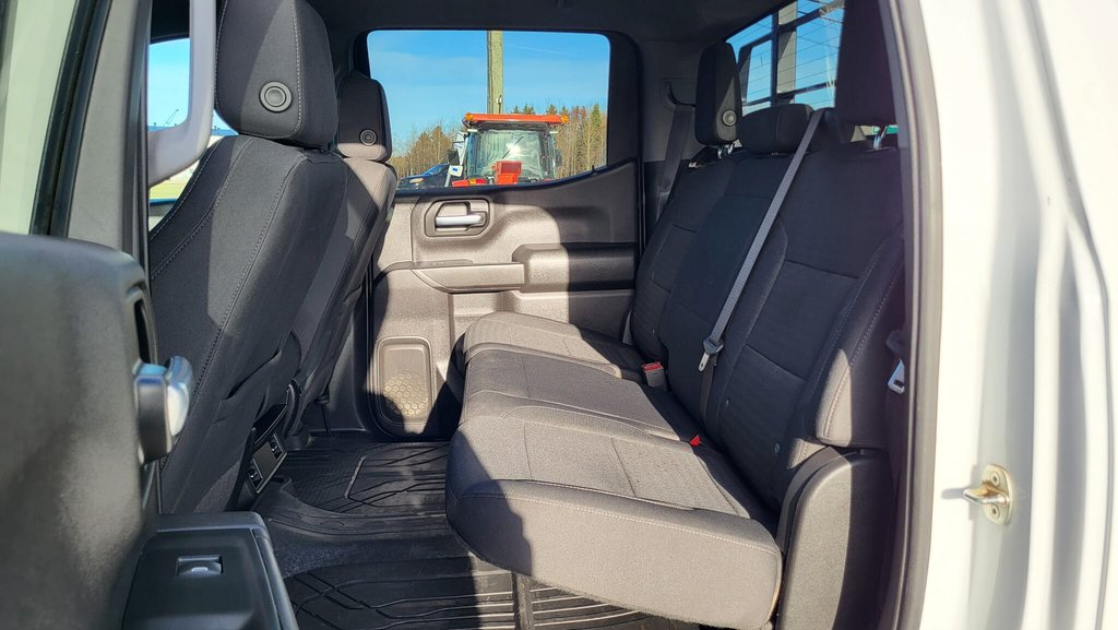 2023 Chevrolet Silverado 1500 Custom in Matane, Quebec - 15 - w1024h768px