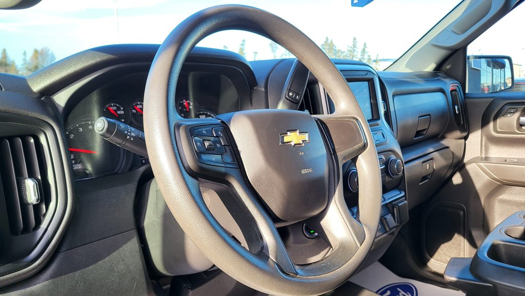 2023 Chevrolet Silverado 1500 Custom in Matane, Quebec - 13 - w1024h768px
