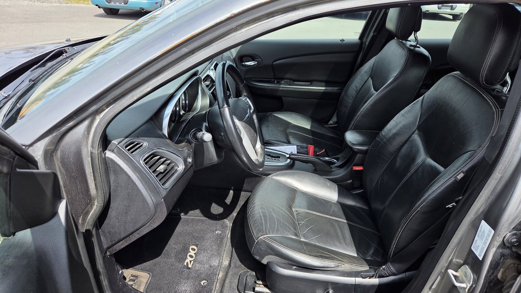 Chrysler 200 Limited 2013 à Matane, Québec - 12 - w1024h768px