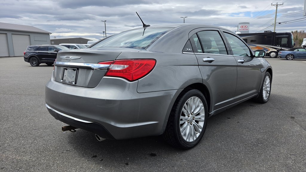 Chrysler 200 Limited 2013 à Matane, Québec - 4 - w1024h768px