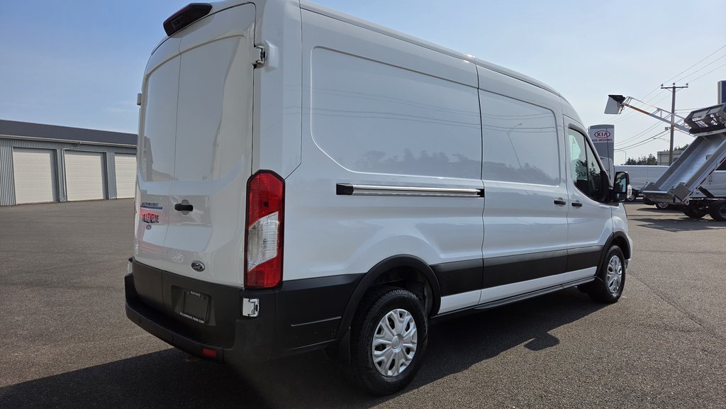 2022 Ford E-Transit Cargo Van Électrique TOIT MOYEN in Matane, Quebec - 8 - w1024h768px