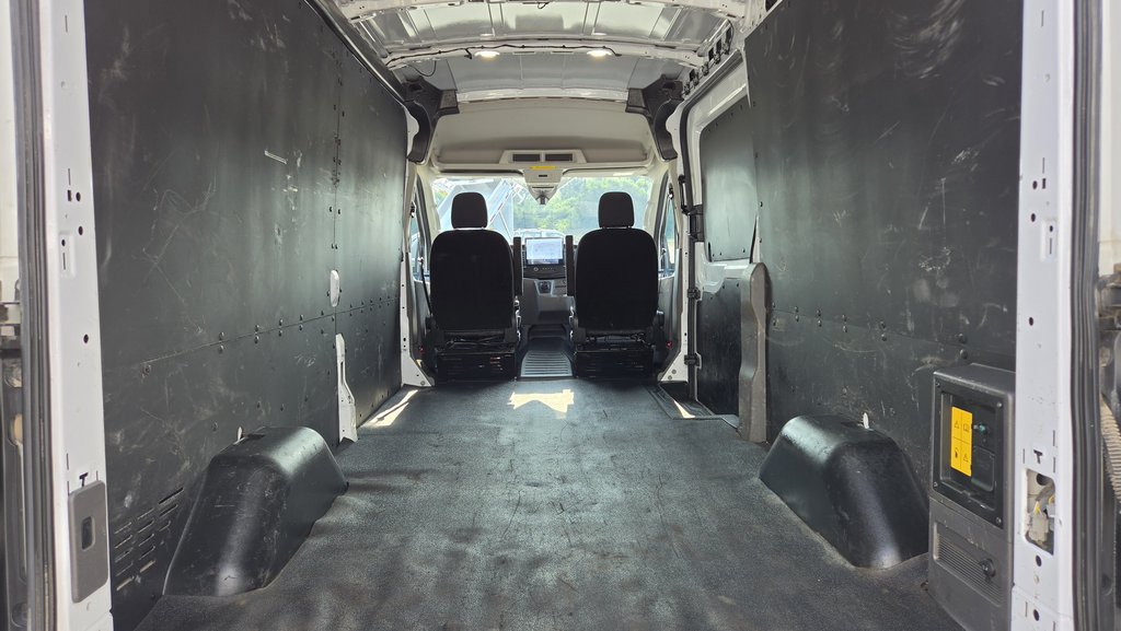 2022 Ford E-Transit Cargo Van Électrique TOIT MOYEN in Matane, Quebec - 10 - w1024h768px