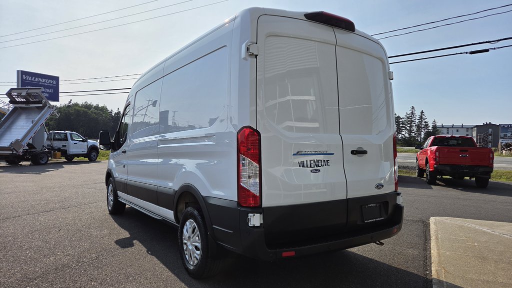 2022 Ford E-Transit Cargo Van Électrique TOIT MOYEN in Matane, Quebec - 11 - w1024h768px