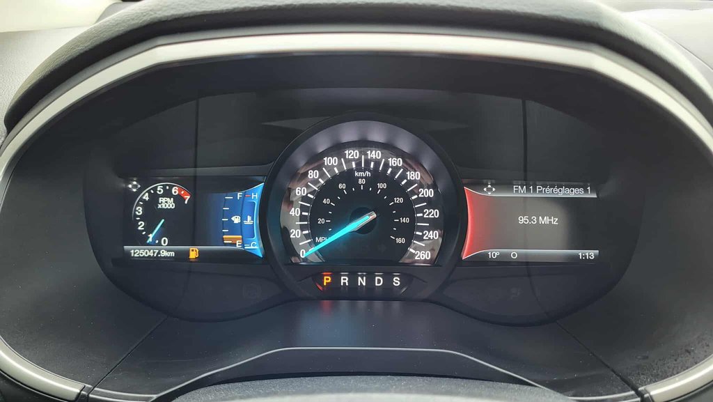 Ford Edge SEL  ENSEMBLE DÉCOR  AWD 2018 à Matane, Québec - 9 - w1024h768px