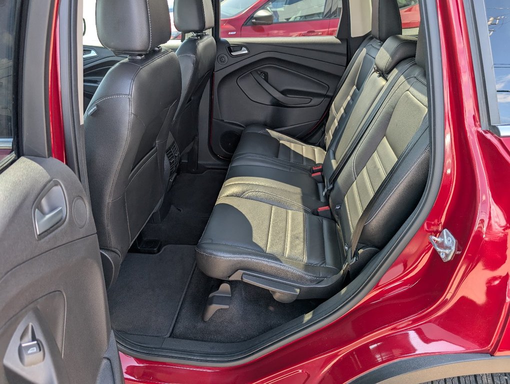 2017 Ford Escape Titanium 4WD   ENS. REMORQUAGE in Matane, Quebec - 9 - w1024h768px