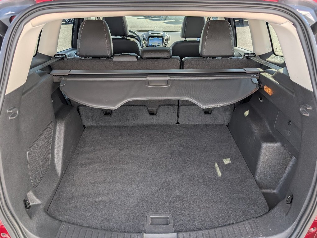 2017 Ford Escape Titanium 4WD   ENS. REMORQUAGE in Matane, Quebec - 10 - w1024h768px