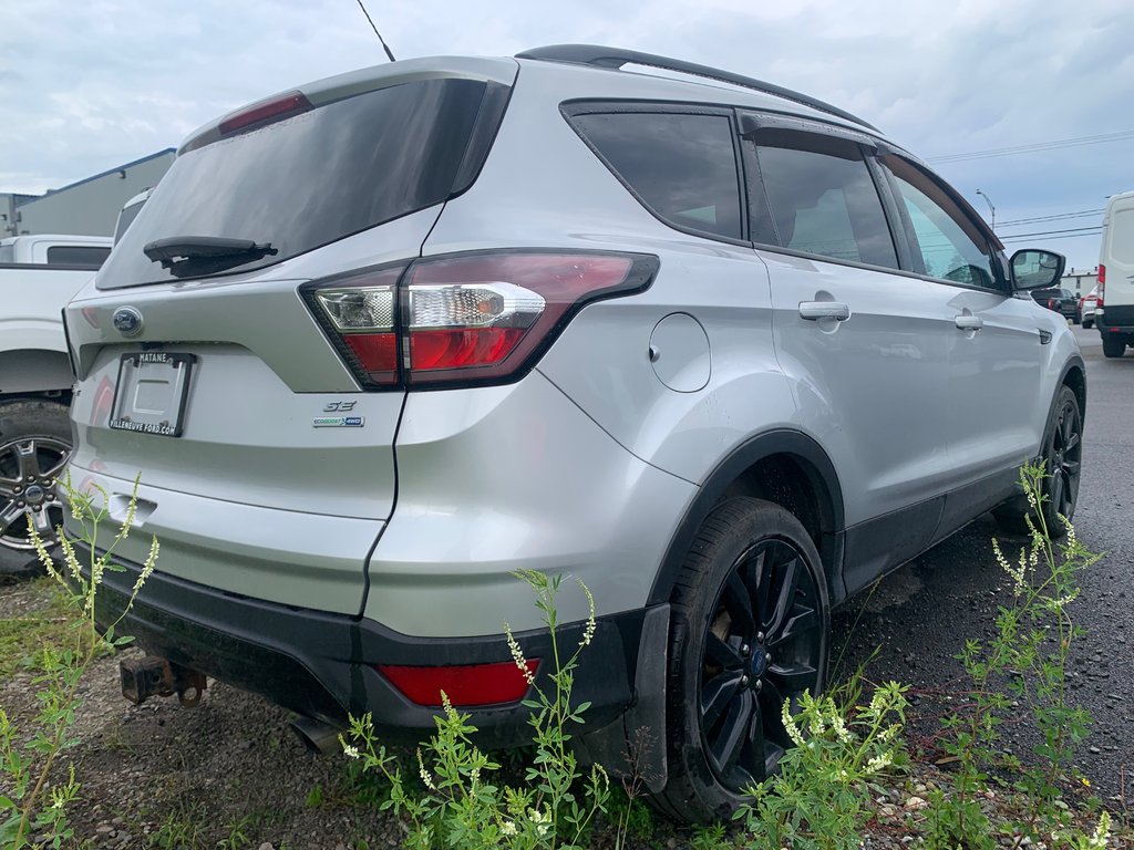 Ford Escape SE  AWD  ENSEMBLE DÉCOR NOIR 2018 à Matane, Québec - 3 - w1024h768px