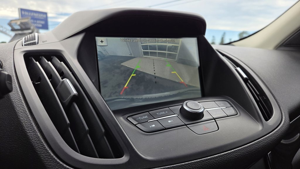 Ford Escape SE  AWD  ENSEMBLE DÉCOR NOIR 2018 à Matane, Québec - 16 - w1024h768px