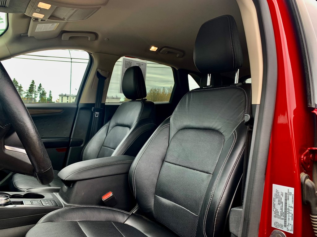 Ford Escape Titanium Hybrid 2020 à Matane, Québec - 8 - w1024h768px
