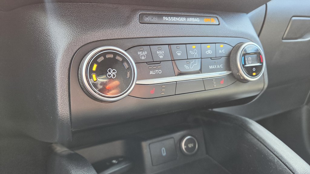 2020 Ford Escape SE in Matane, Quebec - 18 - w1024h768px