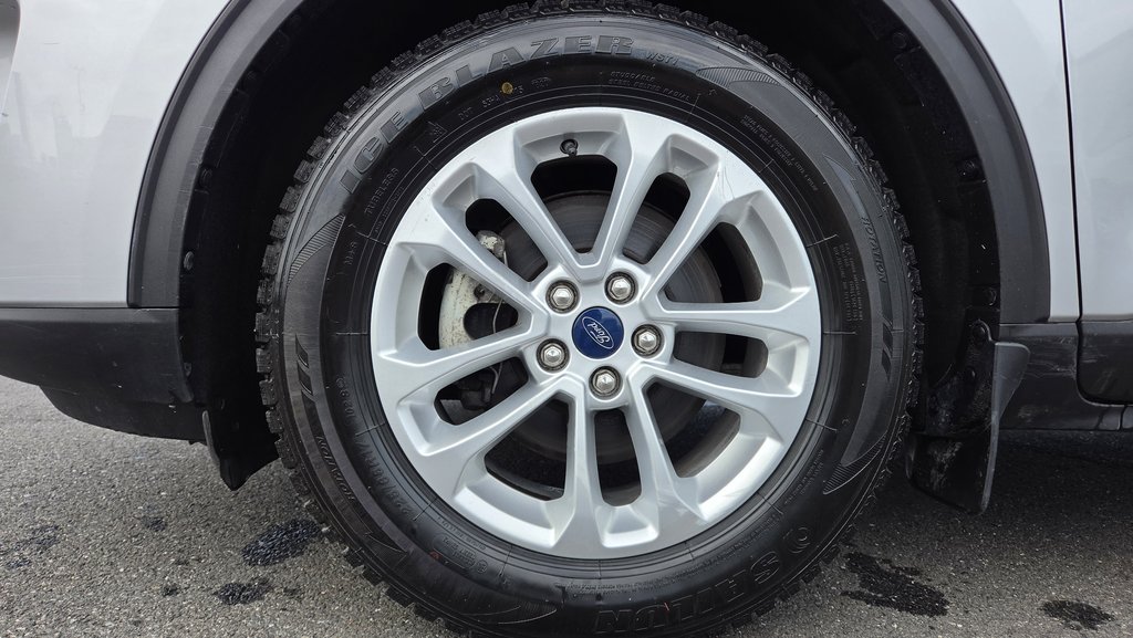 2020 Ford Escape SE in Matane, Quebec - 12 - w1024h768px