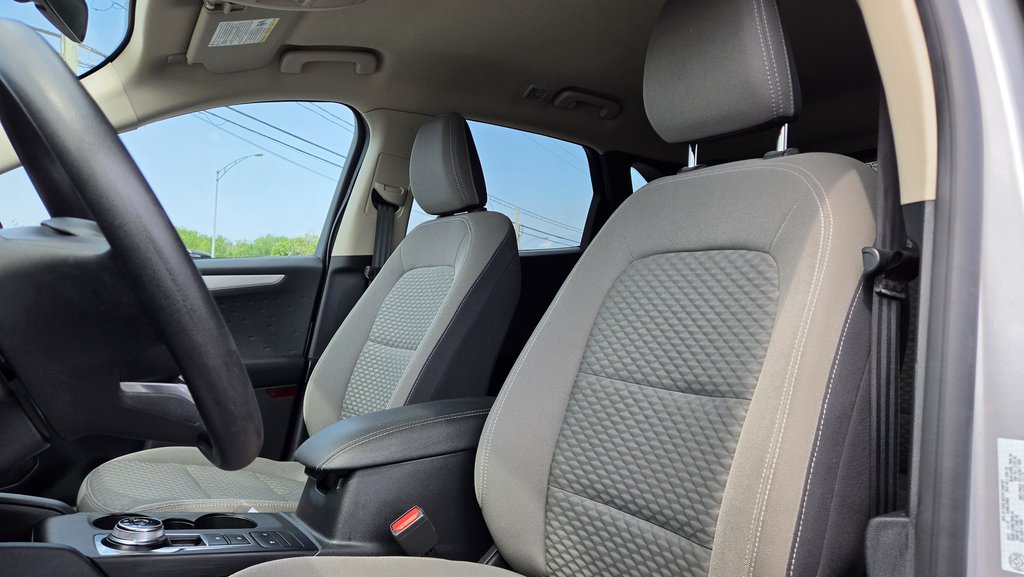 2020 Ford Escape SE in Matane, Quebec - 15 - w1024h768px