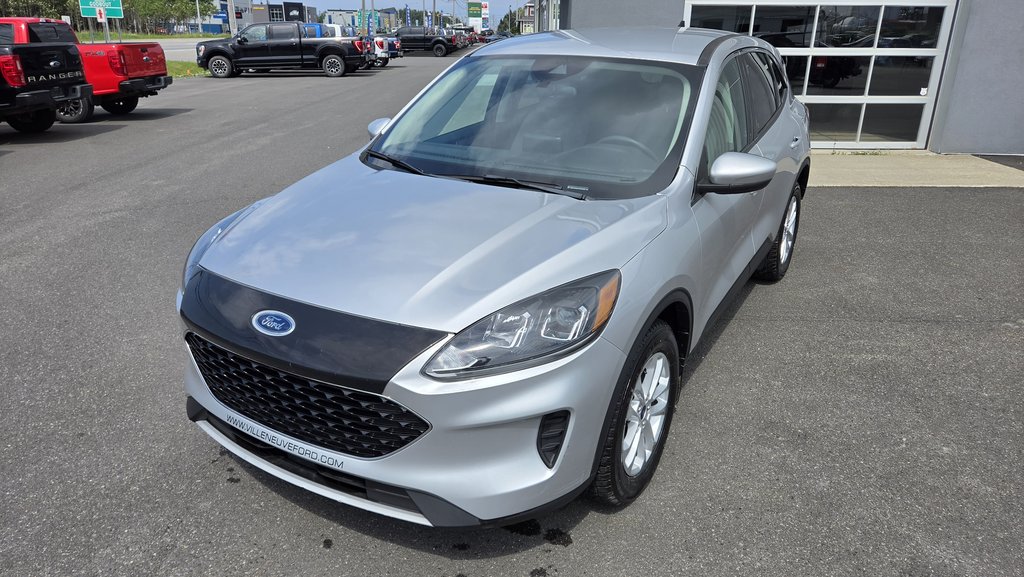 2020 Ford Escape SE in Matane, Quebec - 13 - w1024h768px