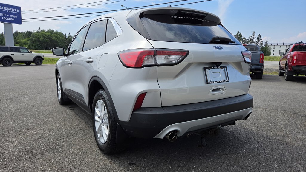 2020 Ford Escape SE in Matane, Quebec - 8 - w1024h768px