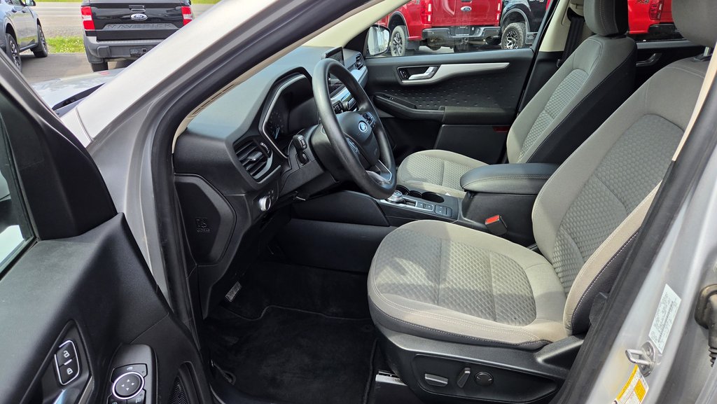 2020 Ford Escape SE in Matane, Quebec - 14 - w1024h768px