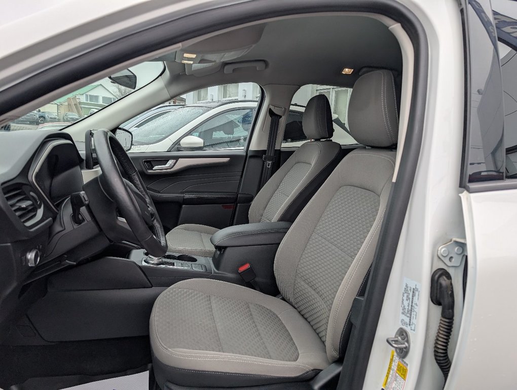 Ford Escape SE   AWD ENSEMBLE DECOR SPORT 2021 à Matane, Québec - 9 - w1024h768px