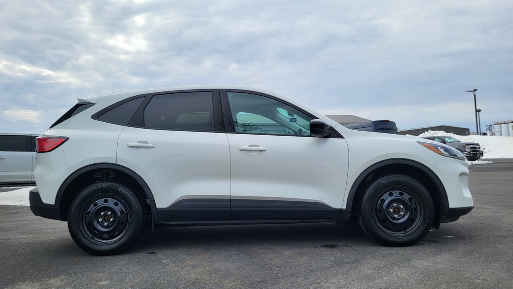 2021 Ford Escape SE   AWD ENSEMBLE DECOR SPORT in Matane, Quebec - 4 - w1024h768px