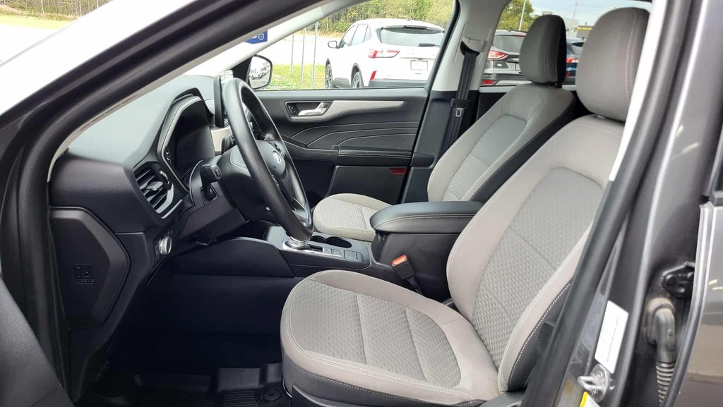 Ford Escape SE Hybrid 2021 à Matane, Québec - 9 - w1024h768px
