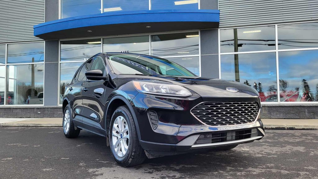 2021 Ford Escape SE in Matane, Quebec - 2 - w1024h768px