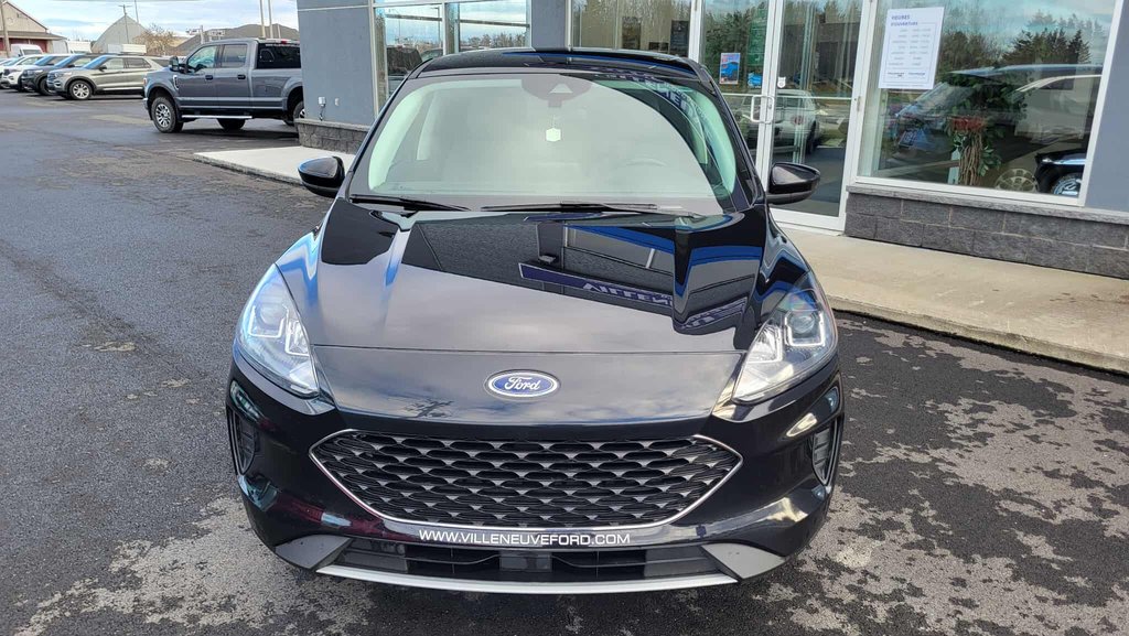 2021 Ford Escape SE in Matane, Quebec - 3 - w1024h768px
