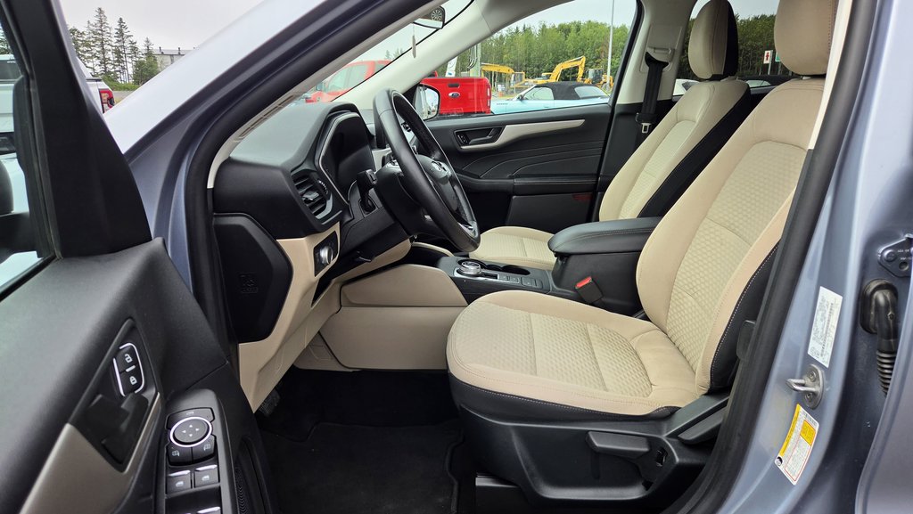 2022 Ford Escape SE Hybrid  AWD in Matane, Quebec - 16 - w1024h768px