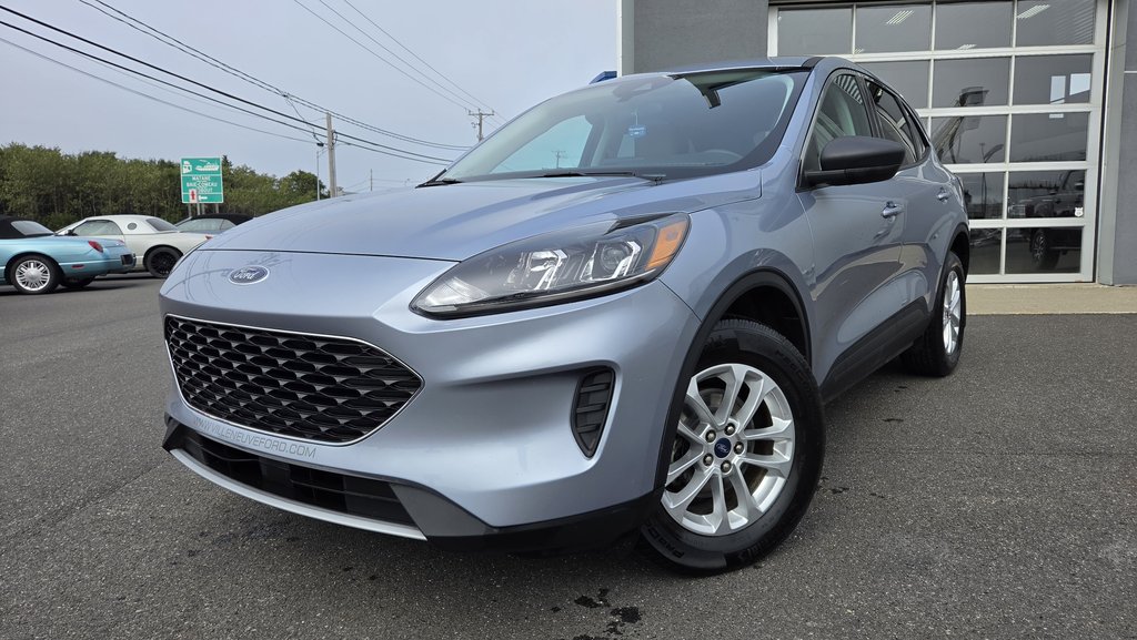 2022 Ford Escape SE Hybrid  AWD in Matane, Quebec - 1 - w1024h768px