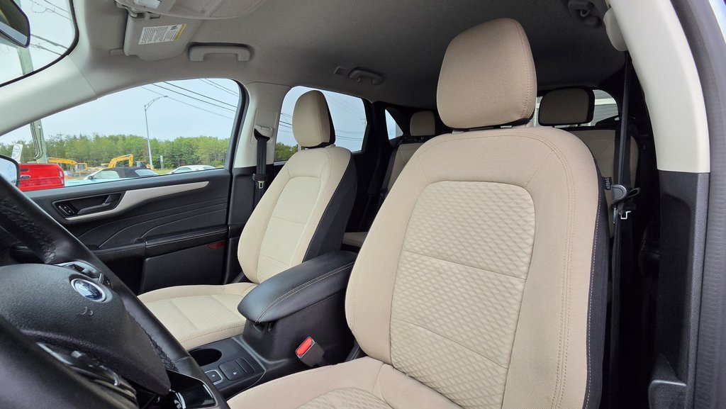 2022 Ford Escape SE Hybrid  AWD in Matane, Quebec - 17 - w1024h768px