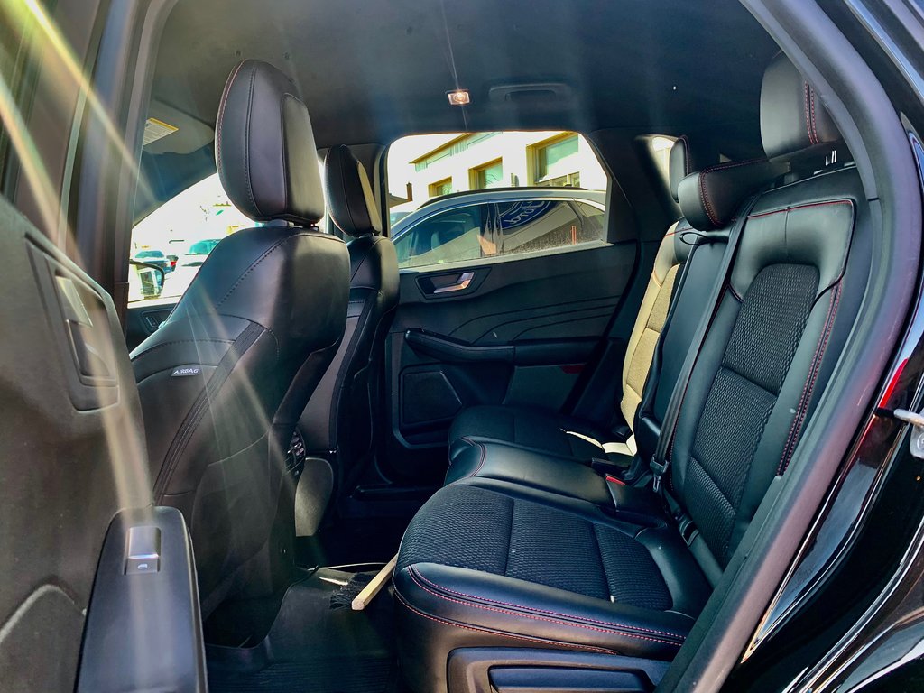 2023 Ford Escape ST-Line  HEV  AWD in Matane, Quebec - 10 - w1024h768px