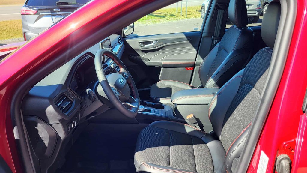 2025 Ford Escape ST-Line Hybride in Matane, Quebec - 11 - w1024h768px