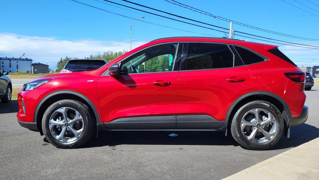 2025 Ford Escape ST-Line Hybride in Matane, Quebec - 2 - w1024h768px