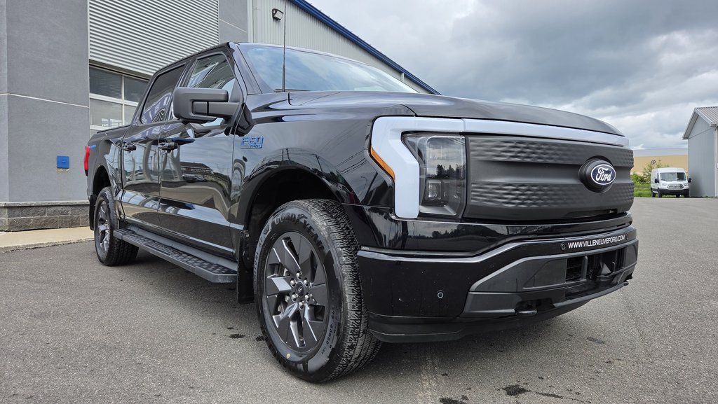 2025 Ford F-150 Lightning Flash BATTERIE LONGUE DURÉE in Matane, Quebec - 4 - w1024h768px