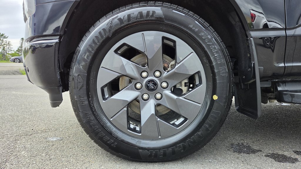 2025 Ford F-150 Lightning Flash BATTERIE LONGUE DURÉE in Matane, Quebec - 11 - w1024h768px