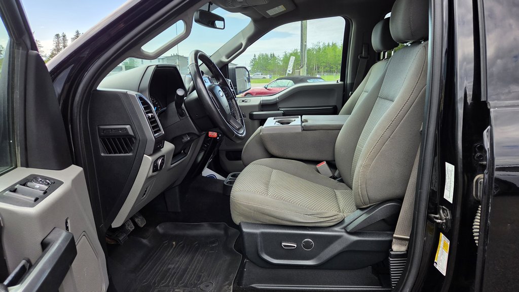 2017 Ford F-150 XLT 301A in Matane, Quebec - 13 - w1024h768px