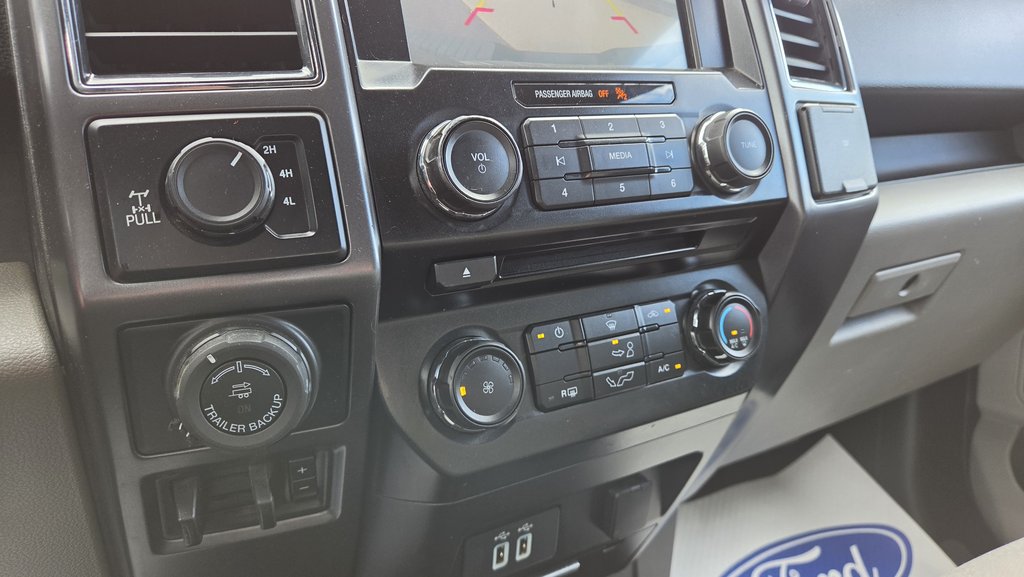 2017 Ford F-150 XLT 301A in Matane, Quebec - 17 - w1024h768px