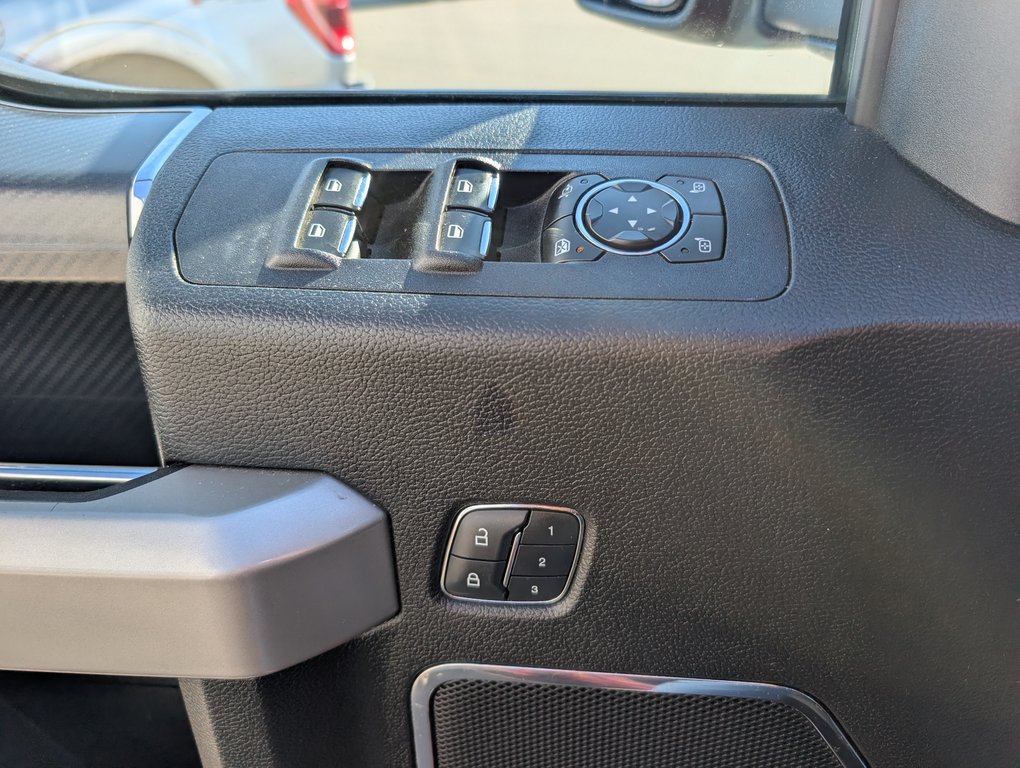 2018 Ford F-150 LARIAT SPORT 502A  TOIT OUVRANT in Matane, Quebec - 16 - w1024h768px