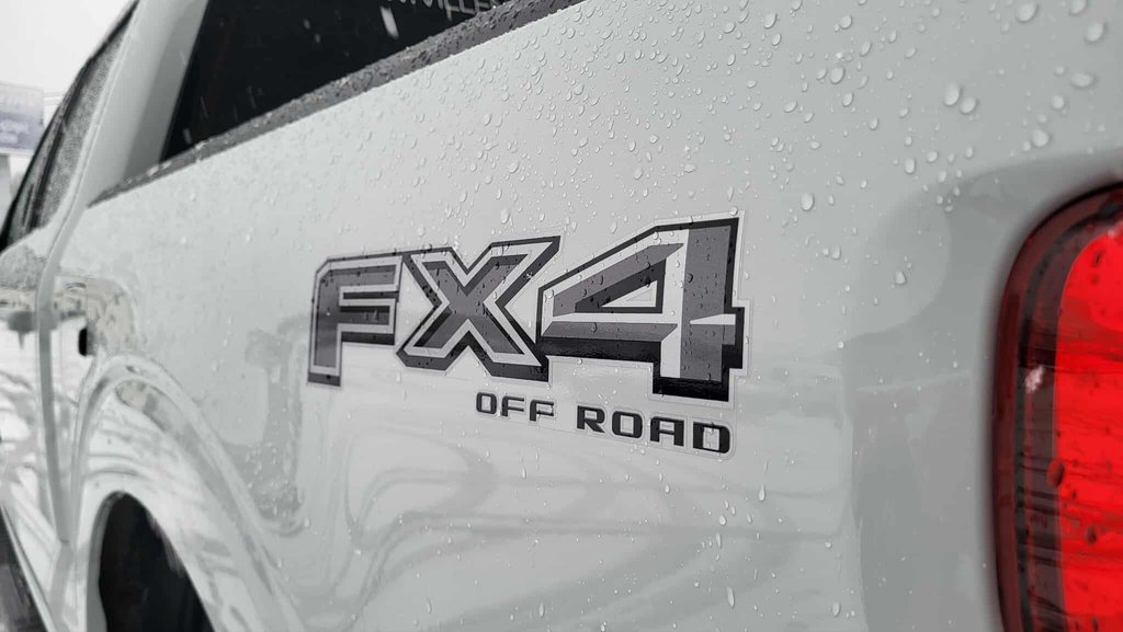 Ford F-150 XLT SPORT 302A  BLACK EDITION CUIR 2023 à Matane, Québec - 12 - w1024h768px