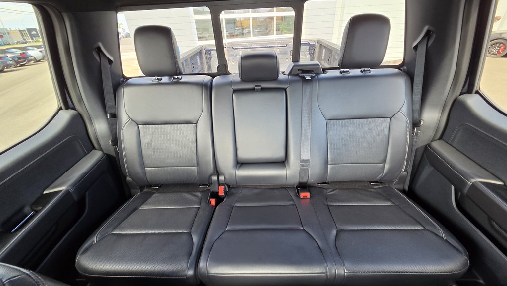 2024 Ford F-150 LARIAT 501A  ENSEMBLE DECOR in Matane, Quebec - 22 - w1024h768px