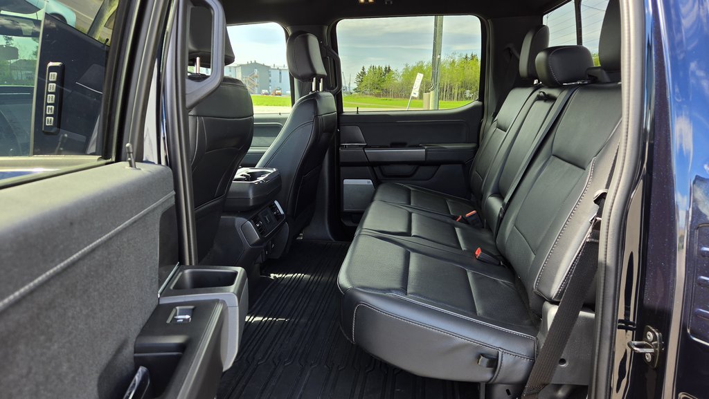 2024 Ford F-150 LARIAT 501A  ENSEMBLE DECOR in Matane, Quebec - 21 - w1024h768px