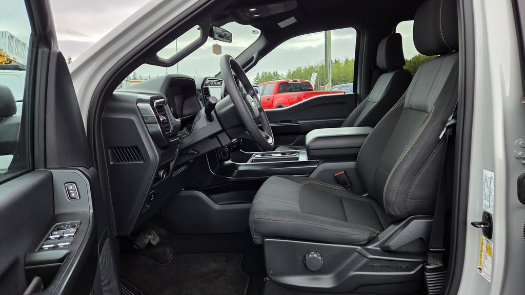 Ford F-150 STX 200A ENSEMBLE DÉCOR NOIR 2024 à Matane, Québec - 13 - w1024h768px