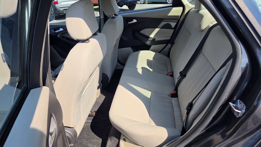 2015 Ford Focus SE   TRÈS PROPRE in Matane, Quebec - 18 - w1024h768px