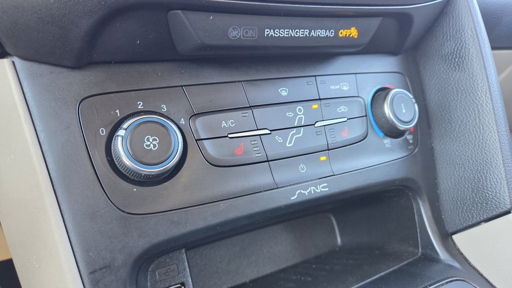 2015 Ford Focus SE   TRÈS PROPRE in Matane, Quebec - 15 - w1024h768px