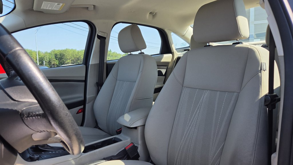 2015 Ford Focus SE   TRÈS PROPRE in Matane, Quebec - 14 - w1024h768px