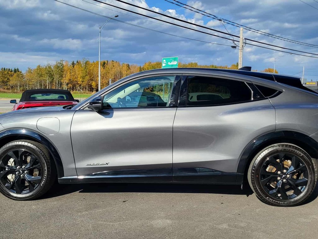 Ford Mustang Mach-E Premium  AWD  Ensemble NITE PONY 2023 à Matane, Québec - 9 - w1024h768px